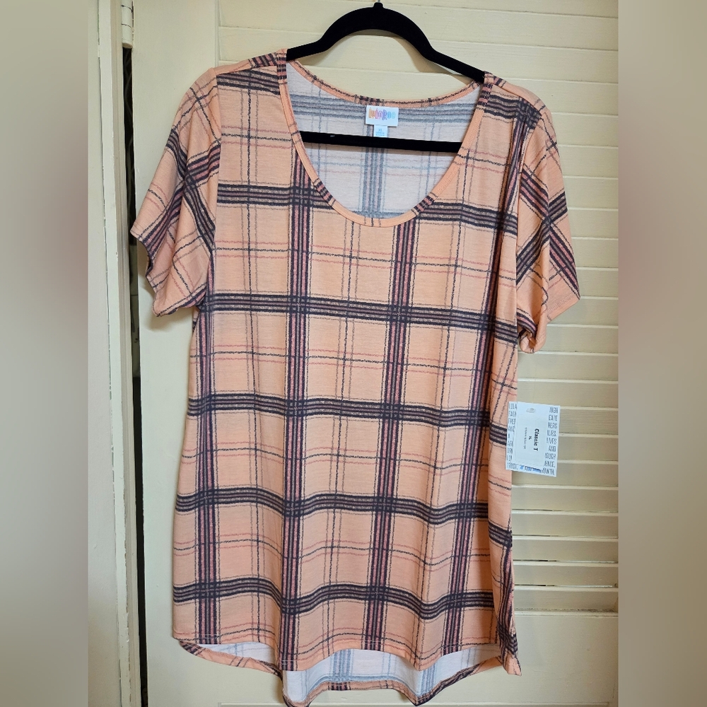 Lularoe. Classic T. Plaid. XL